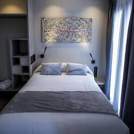 Hostal Sevilla Santa Justa - Adults Only ภายนอก รูปภาพ