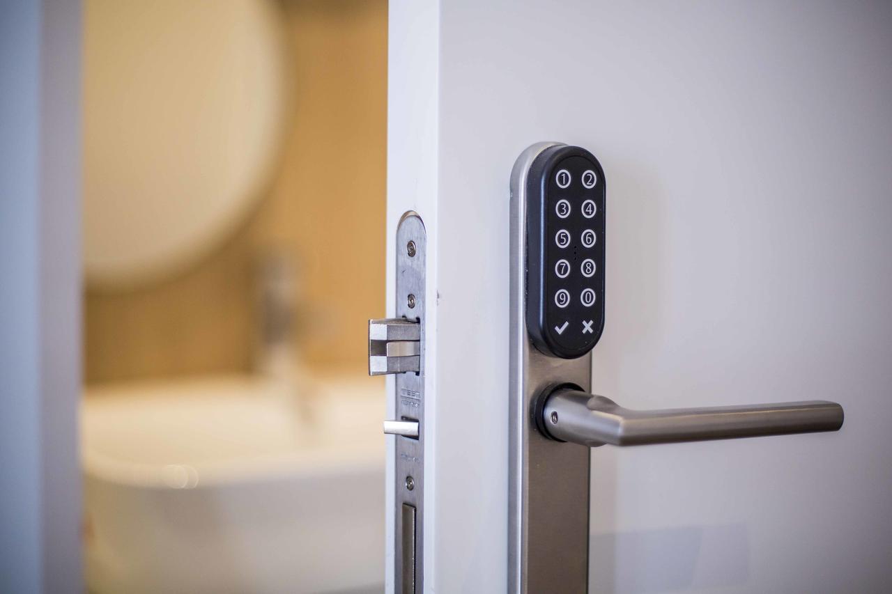 Hostal Sevilla Santa Justa - Adults Only ภายนอก รูปภาพ