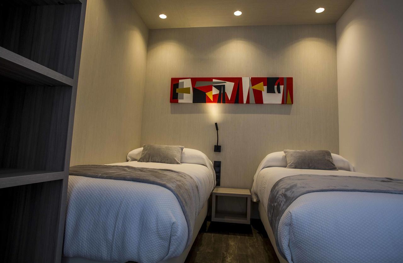 Hostal Sevilla Santa Justa - Adults Only ภายนอก รูปภาพ