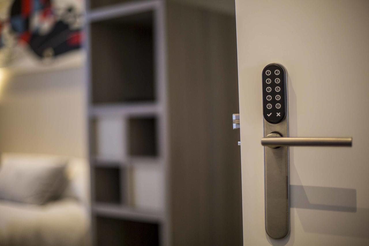 Hostal Sevilla Santa Justa - Adults Only ภายนอก รูปภาพ