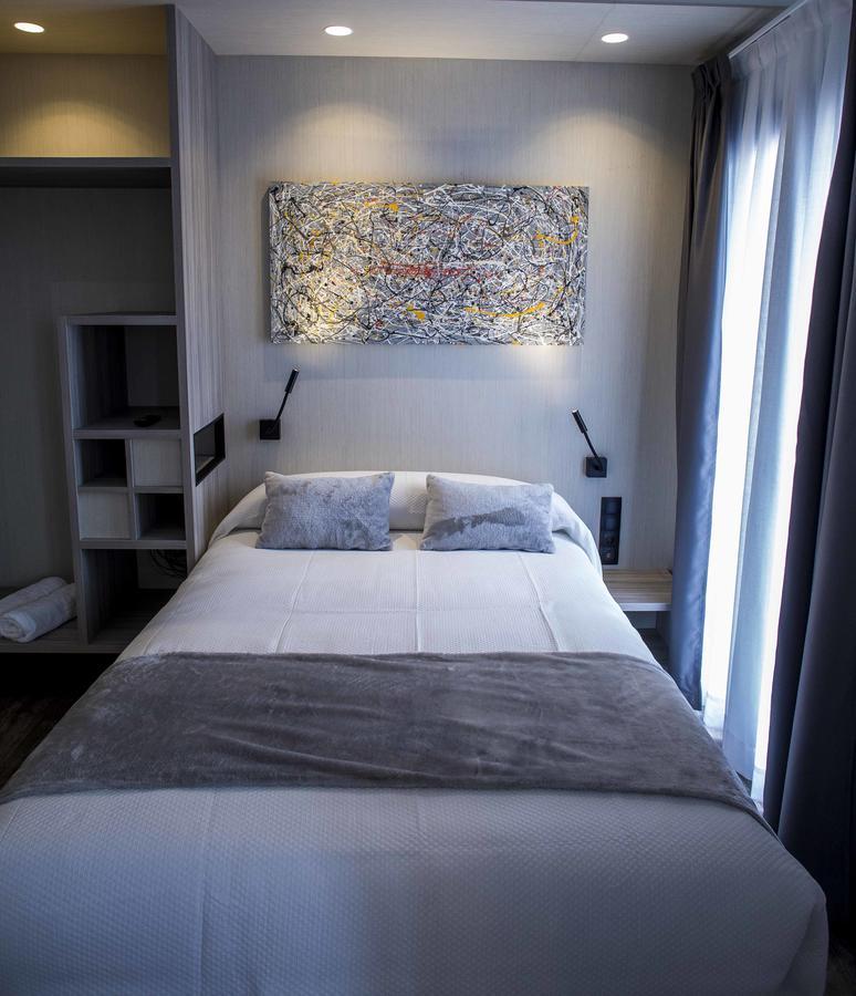 Hostal Sevilla Santa Justa - Adults Only ภายนอก รูปภาพ