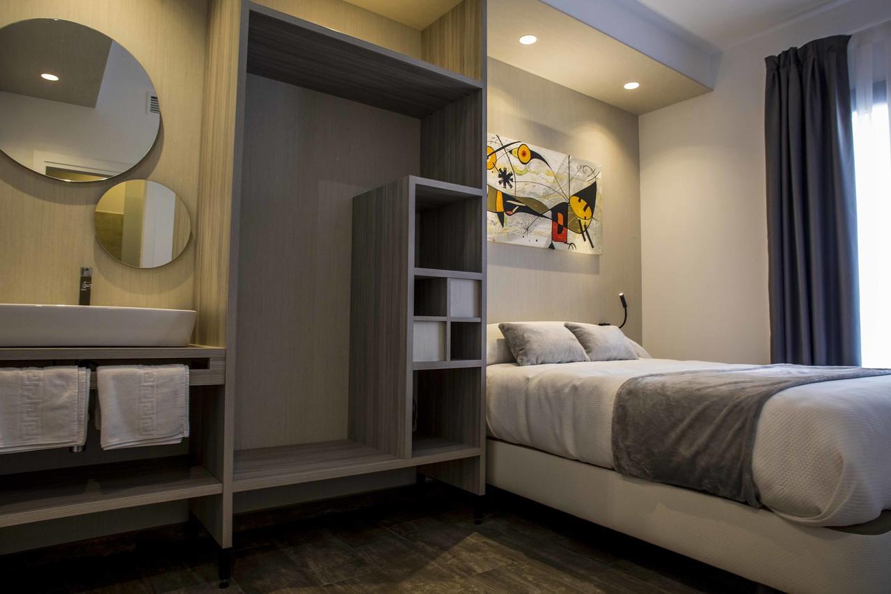 Hostal Sevilla Santa Justa - Adults Only ภายนอก รูปภาพ