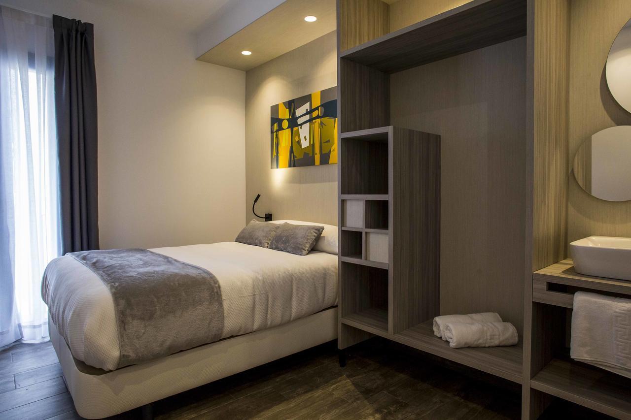 Hostal Sevilla Santa Justa - Adults Only ภายนอก รูปภาพ