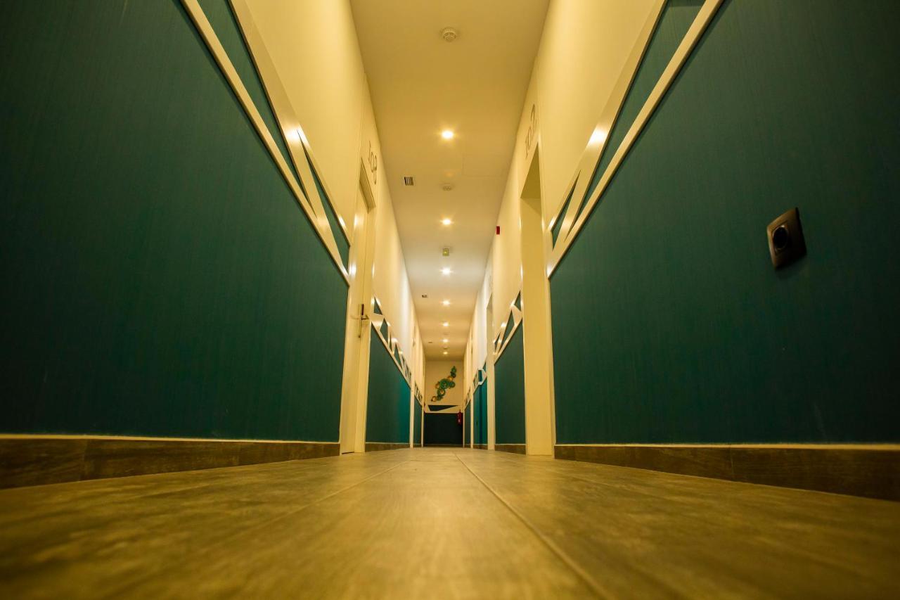 Hostal Sevilla Santa Justa - Adults Only ภายนอก รูปภาพ